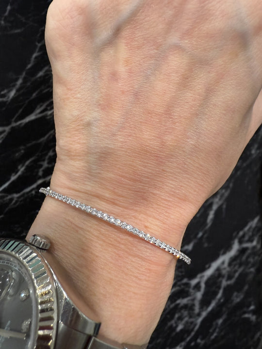 1.04 CTW Diamond bangle bracelet