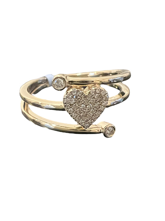 Diamond heart yellow gold swirl ring