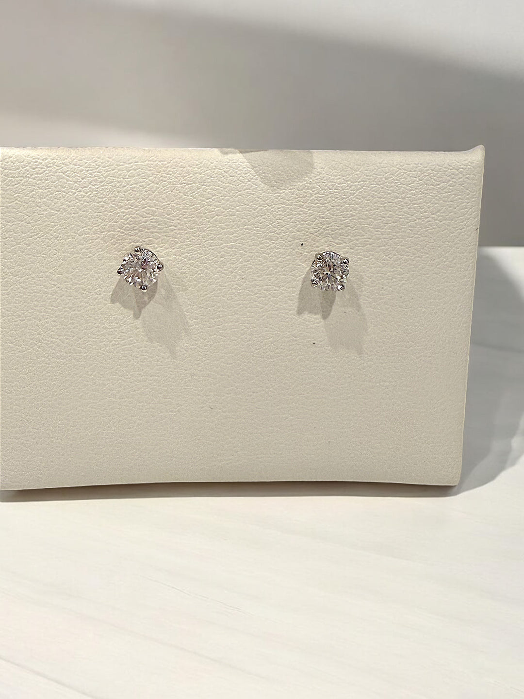 .61 ctw diamond studs